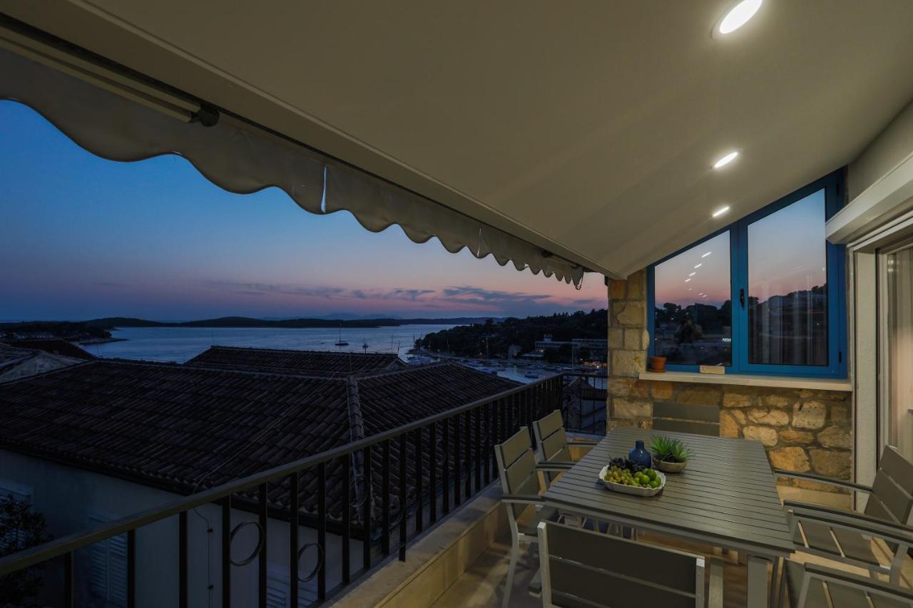 Penthouse In Old Dalmatian House - Flybridge Dom wakacyjny Hvar Town