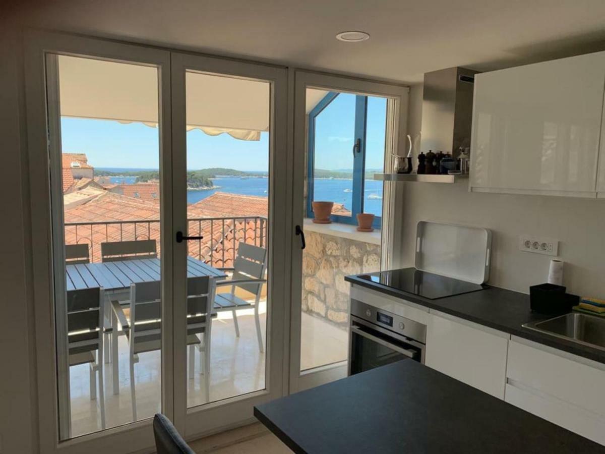 Penthouse In Old Dalmatian House - Flybridge Dom wakacyjny Hvar Town